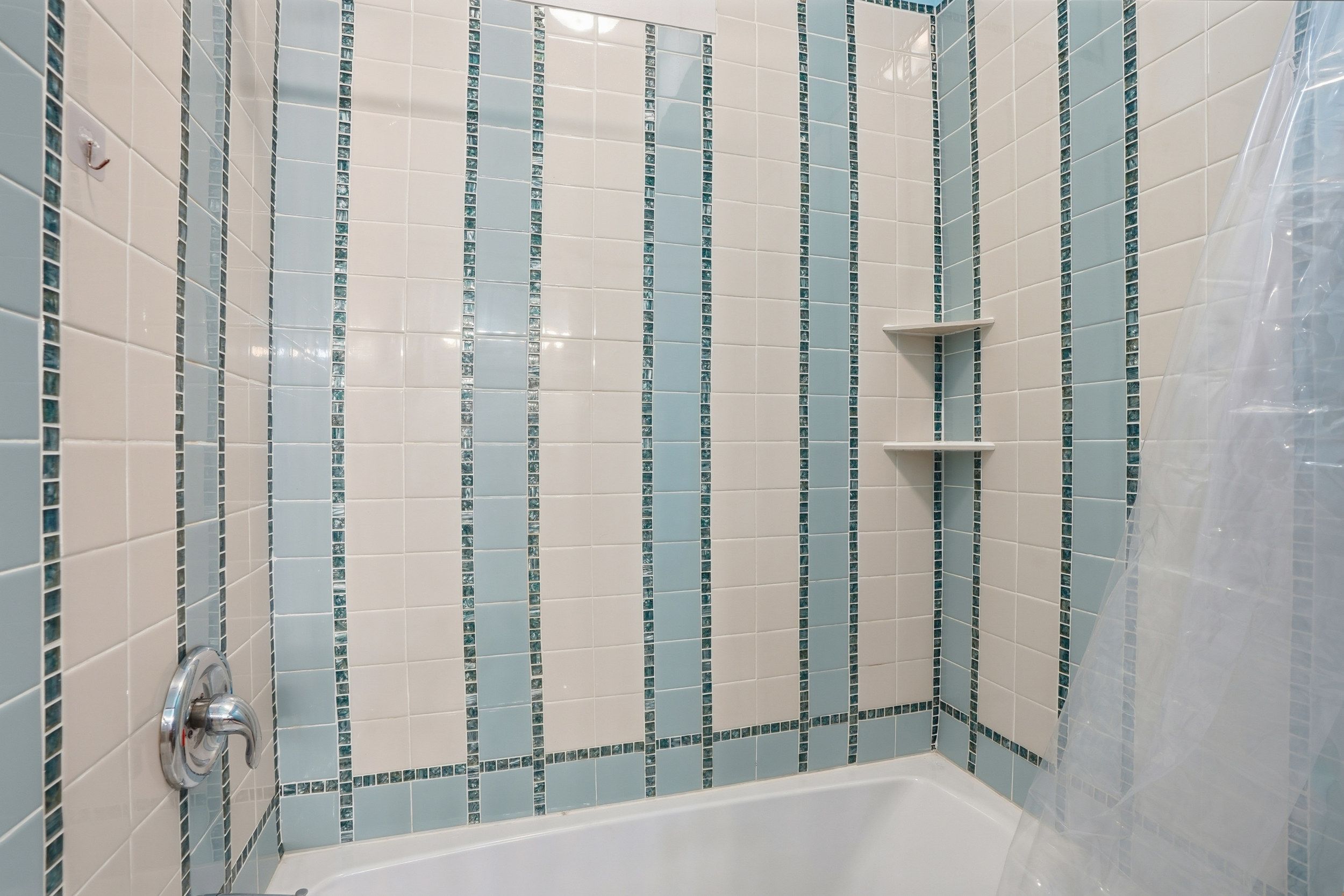 Listing Photo: 3300 Underwood Ave 0028-